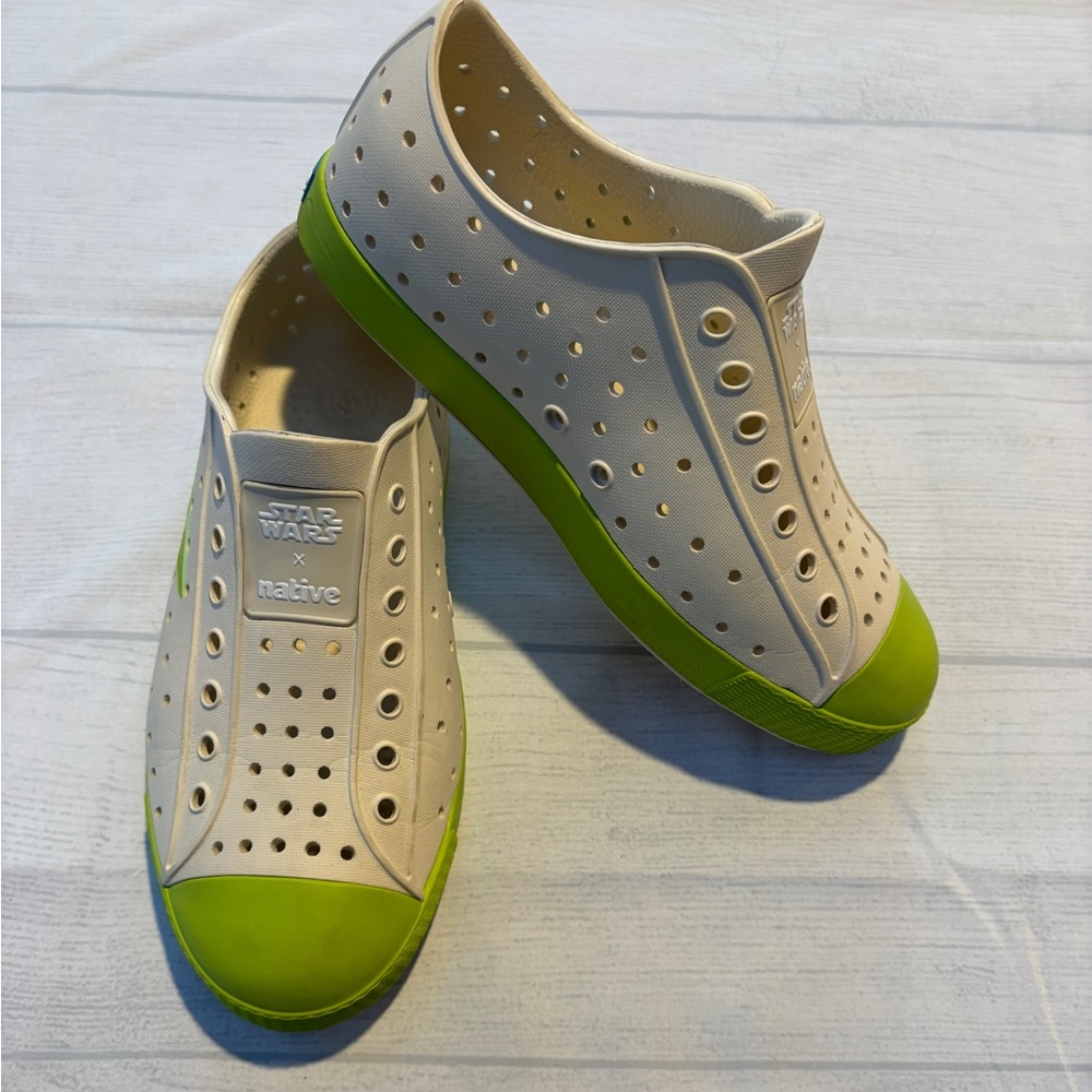 Native Star Wars Kids Shoes - Cream and Green